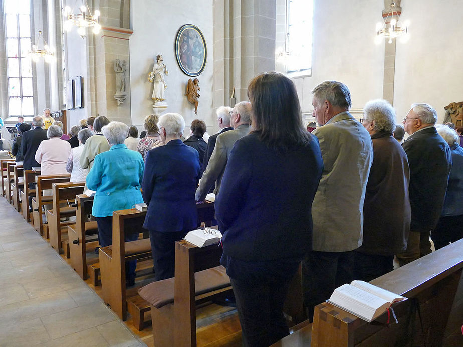 Festgottesdienst für die Kommunionjubilare an Ostermontag (Foto: Karl-Franz Thiede)